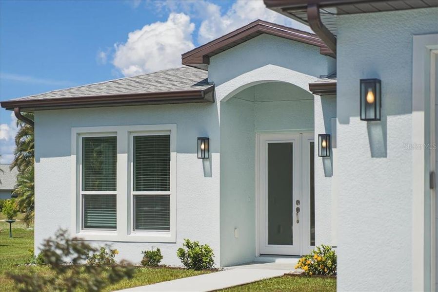 Exterior details and patio area of a home in , Punta Gorda (Image 3).