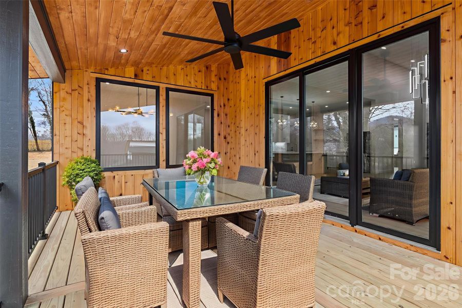 Virtually staged furniture