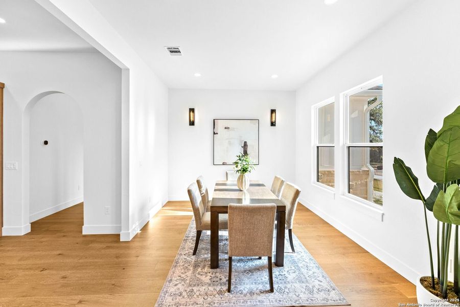 Furnished interior view inside a new home in , Boerne (Image 30).