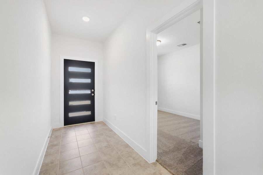 Spacious, unfurnished interior of a new home in Pecan Estates, Crosby (Image 22).