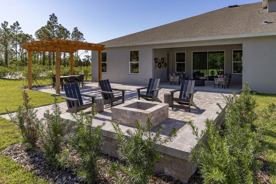 Representative exterior details of a home built from the Brentwood Executive by Risewell Homes in Bargrove Estates, Mount Dora (Image 3).