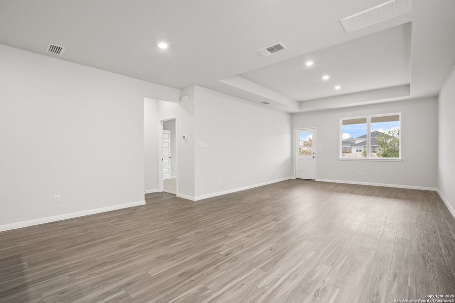 Spacious, unfurnished interior of a new home in Hunters Ranch, San Antonio (Image 22). Spacious, unfurnished interior of a new home in Hunters Ranch, San Antonio (Image 22).