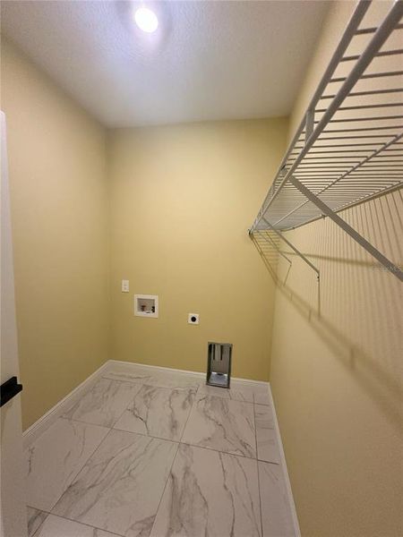 Spacious, unfurnished interior of a new home in , Lake Wales (Image 33).