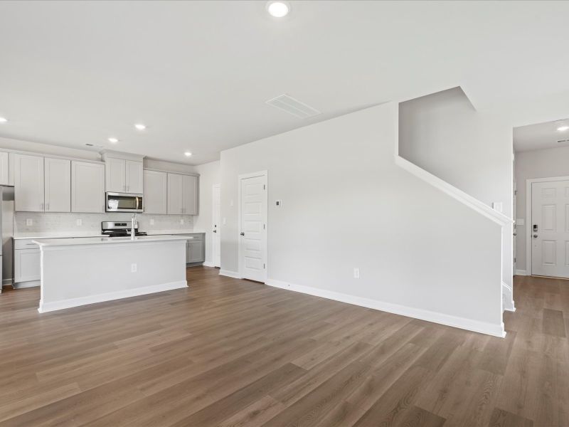 Spacious, unfurnished interior of a new home in Village at White Pine, Pendleton (Image 12).