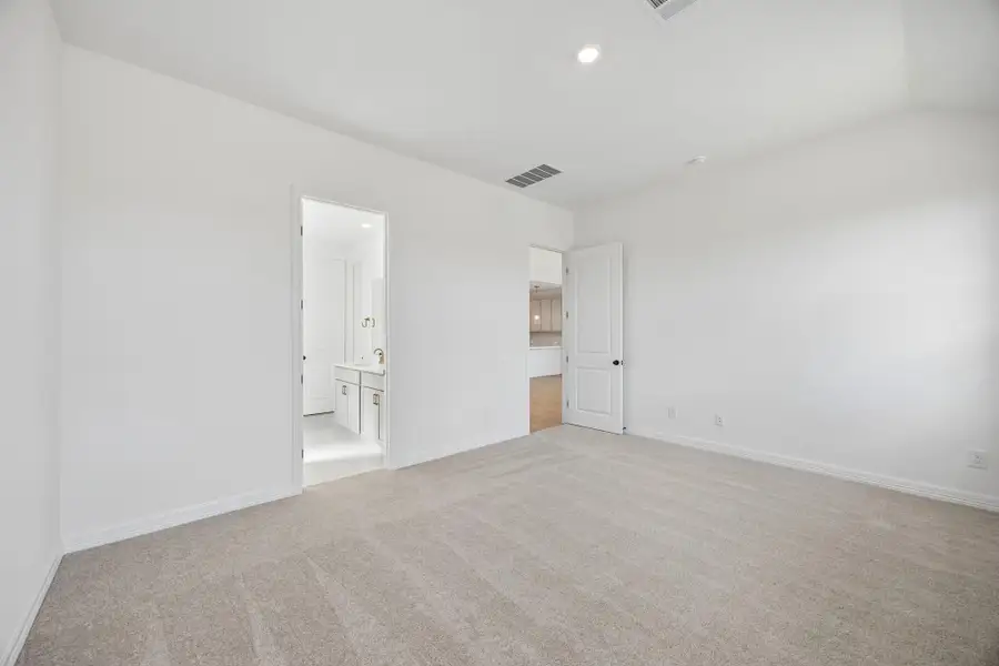 Spacious, unfurnished interior of a new home in Azalea, Brookshire (Image 16).