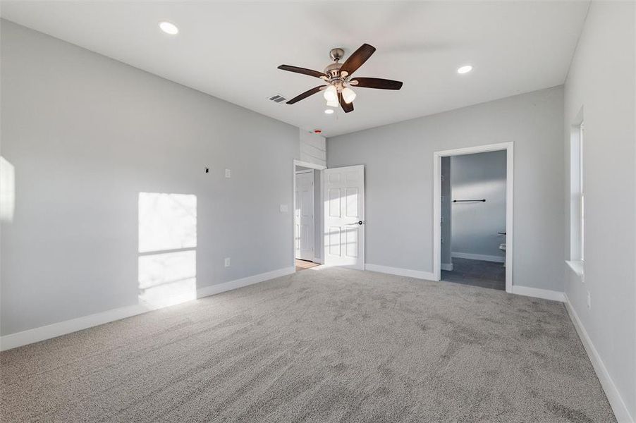 Spacious, unfurnished interior of a new home in , Fort Worth (Image 19).