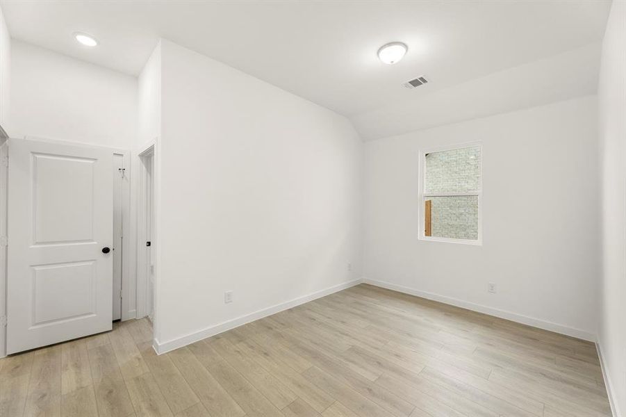 11. 1600 Eagle Meadow - Flex 11. 1600 Eagle Meadow - Flex