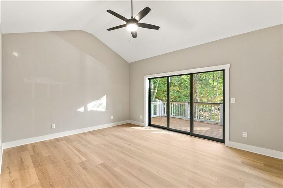 Spacious, unfurnished interior of a new home in , Jasper (Image 36).