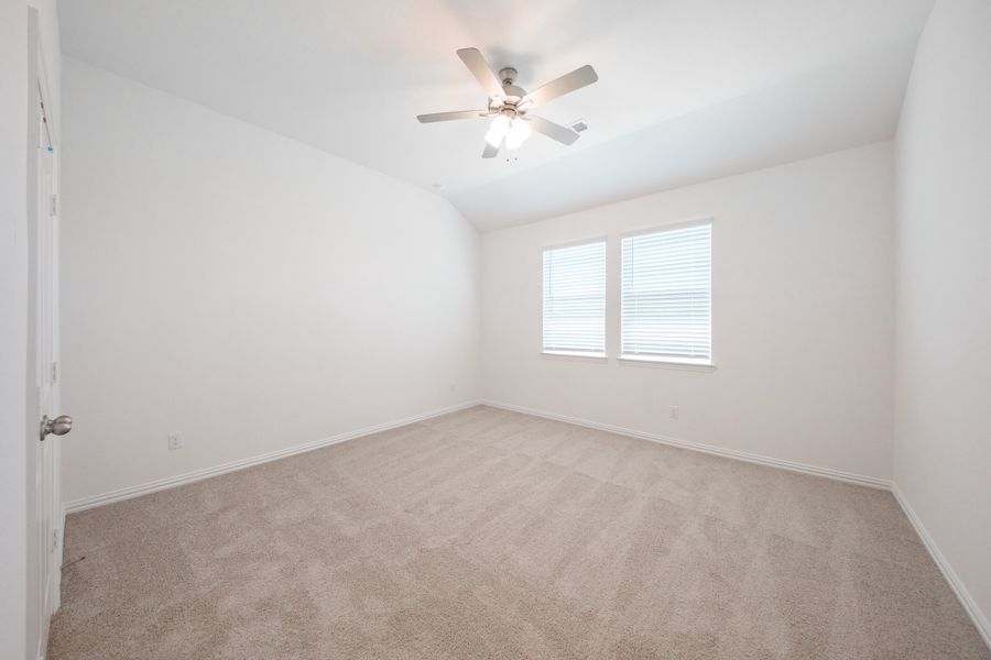 Spacious, unfurnished interior of a new home in The Villages of Hurricane Creek, Anna (Image 25).