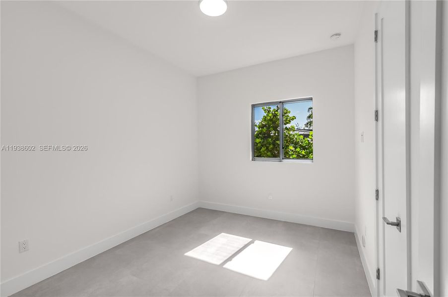 Spacious, unfurnished interior of a new home in , Biscayne Park (Image 38).
