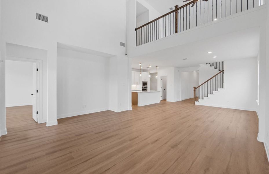 Spacious, unfurnished interior of a new home in Horizon Lake, Leander (Image 16).