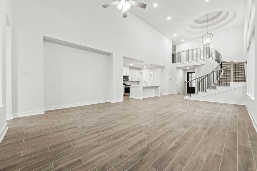 Representative image. Features, specifications, selections and colors may vary. Representative image. Features, specifications, selections and colors may vary.