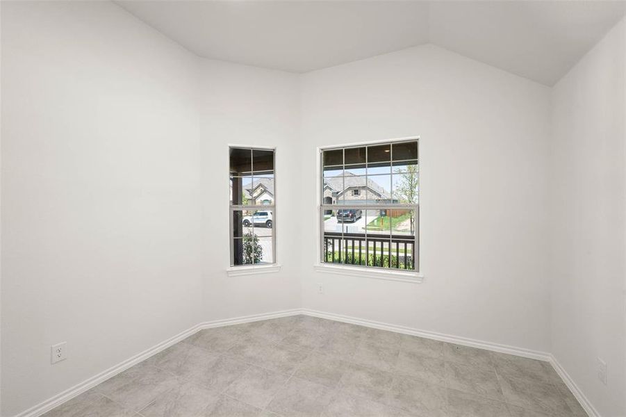 Spacious, unfurnished interior of a new home in Chisholm Hills, Cleburne (Image 27).