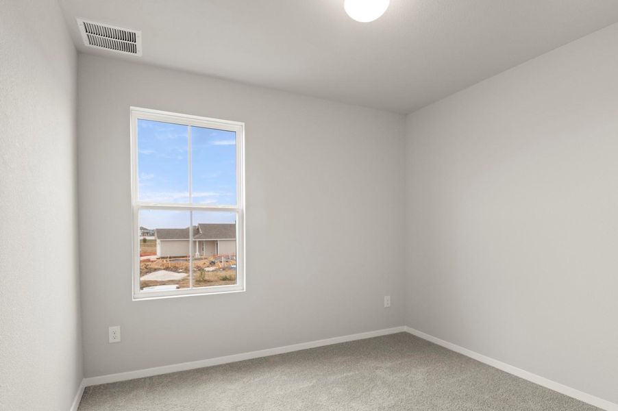 Spacious, unfurnished interior of a new home in Harvest Ridge, Elgin (Image 17).