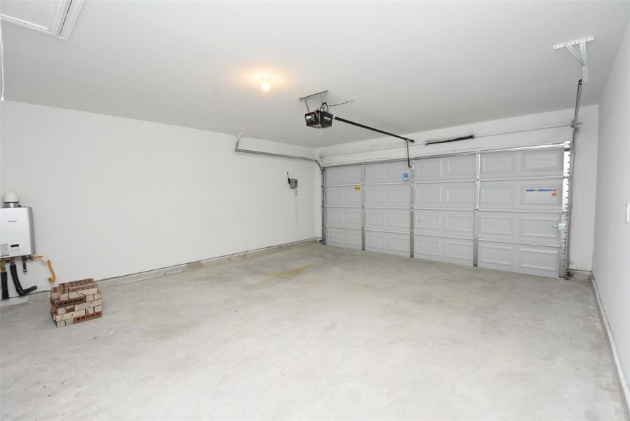 Spacious, unfurnished interior of a new home in , Houston (Image 36). Spacious, unfurnished interior of a new home in , Houston (Image 36).