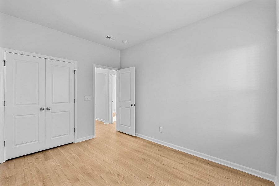 Spacious, unfurnished interior of a new home in Hanes Lake, Winston-Salem (Image 29). Spacious, unfurnished interior of a new home in Hanes Lake, Winston-Salem (Image 29).