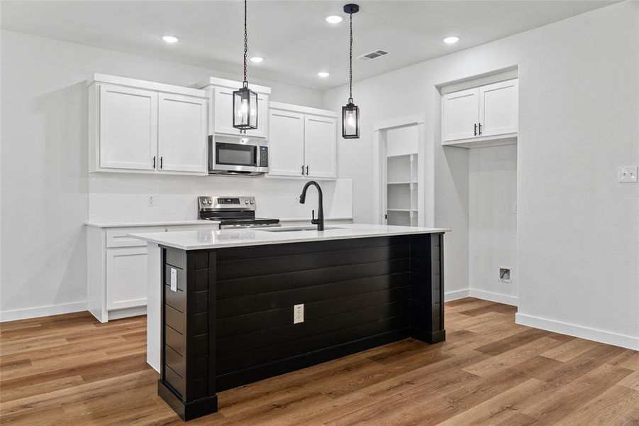 Furnished interior view inside a new home in , Celeste (Image 5).