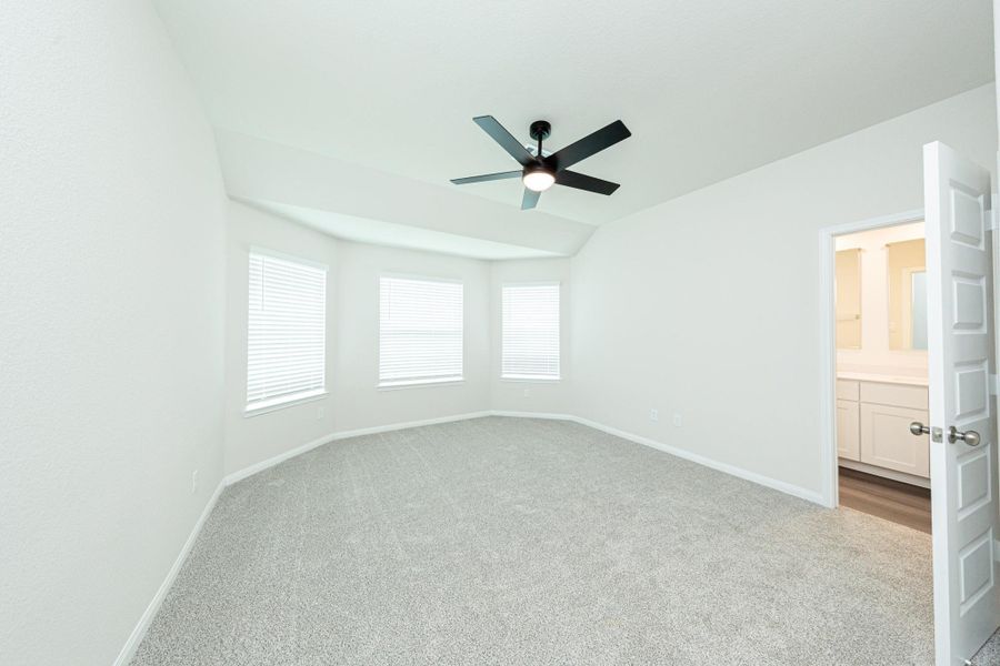 Spacious, unfurnished interior of a new home in Townsend Reserve, Splendora (Image 18).
