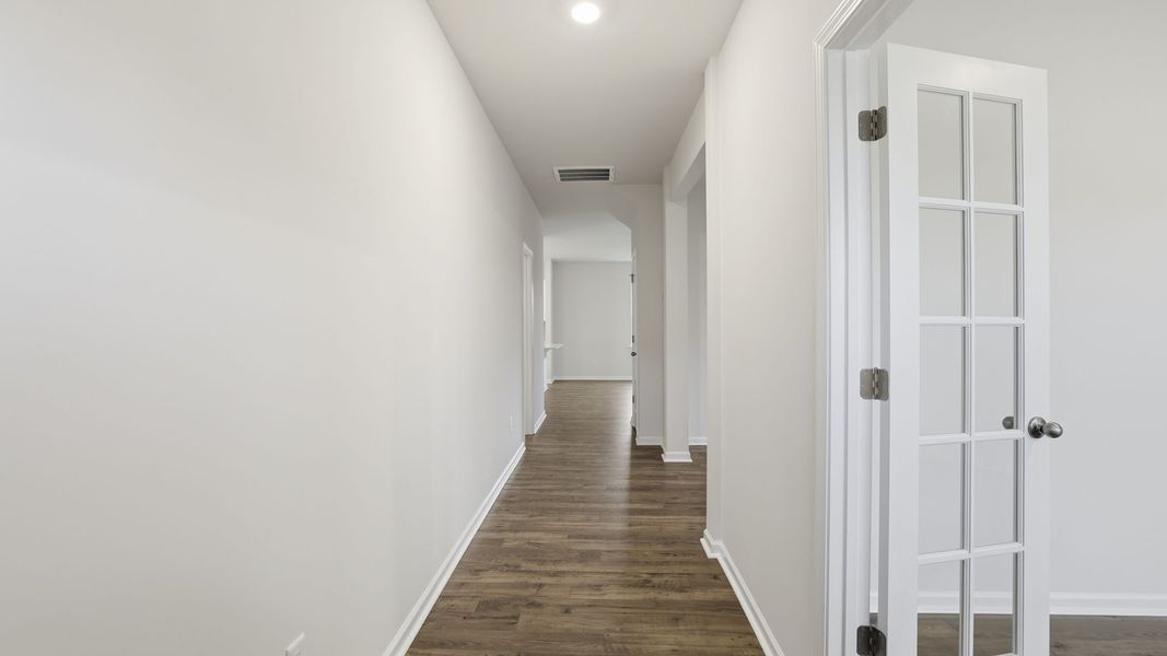 Spacious, unfurnished interior of a new home in Durbin Meadows Traditions, Fountain Inn (Image 14).