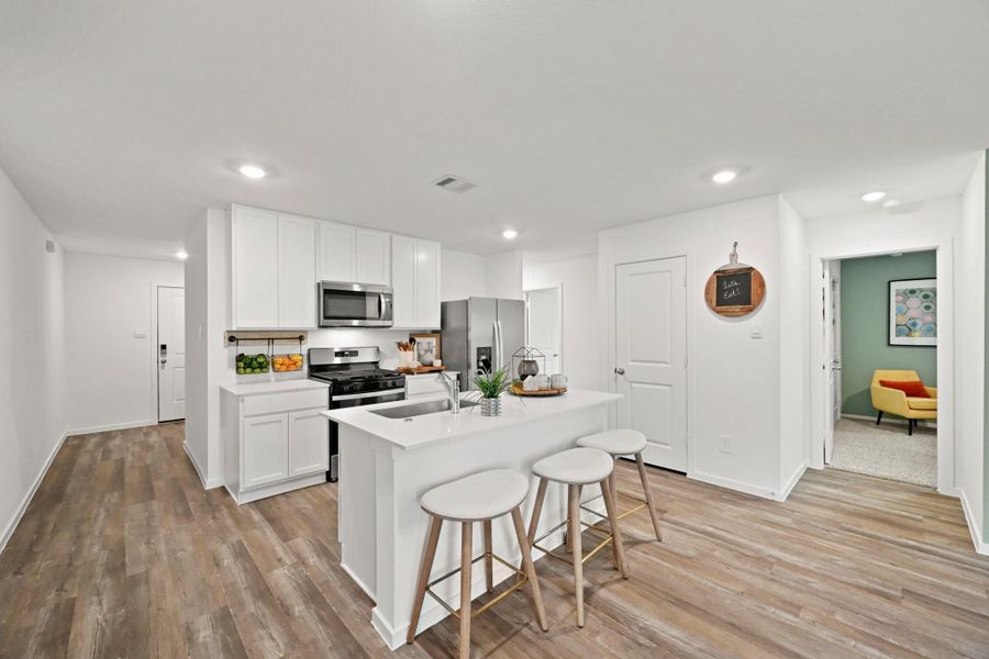 Furnished interior view inside a new home in Silverthorne, Conroe (Image 9).