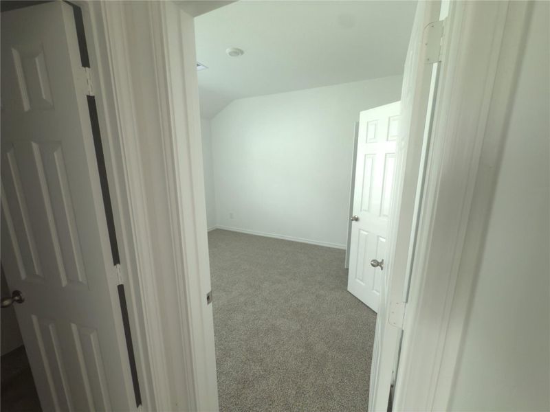 Spacious, unfurnished interior of a new home in , Dayton (Image 10).