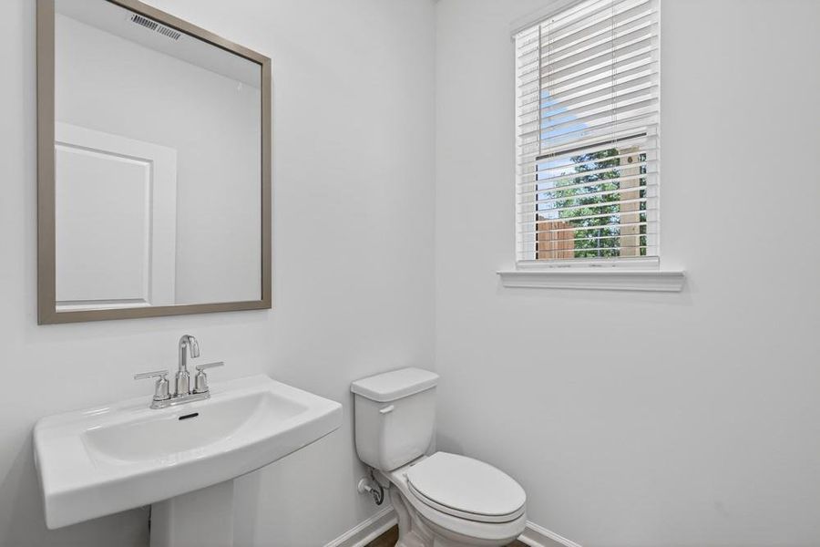Furnished interior view inside a new home in Alder Creek, Cumming (Image 11).