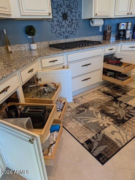 13A)PULL OUT SHELVES 13A)PULL OUT SHELVES