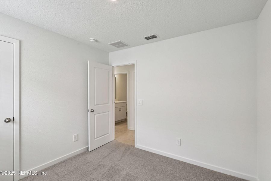 Spacious, unfurnished interior of a new home in , Jacksonville (Image 17).