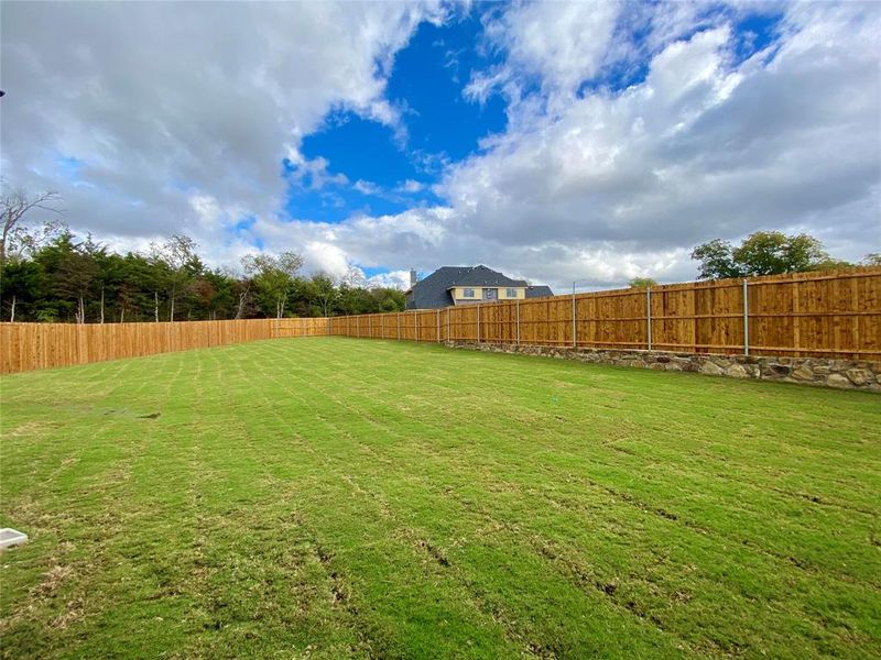 Enormous .30 acre cul-de-sac lot!