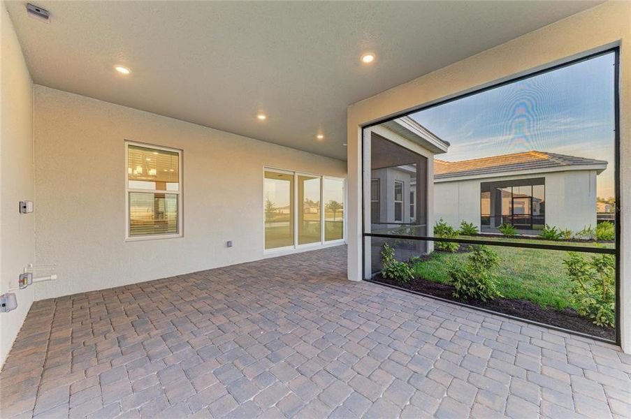 Spacious, unfurnished interior of a new home in Esplanade at Azario Lakewood Ranch, Lakewood Ranch (Image 38). Spacious, unfurnished interior of a new home in Esplanade at Azario Lakewood Ranch, Lakewood Ranch (Image 38).