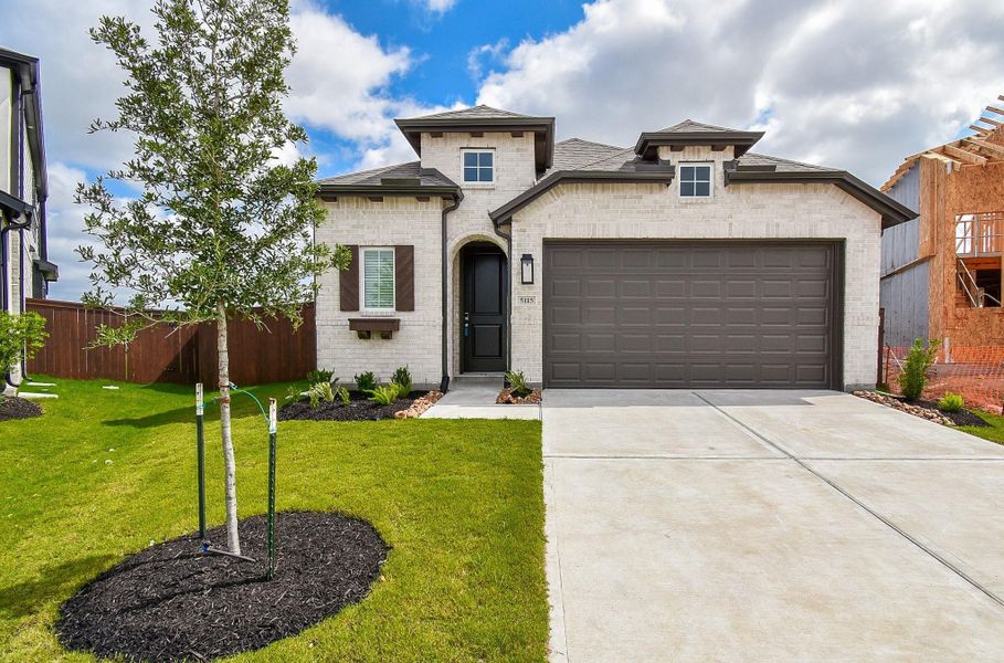 There's nothing like this stunning never lived in Highland Homes to complement the kind of comfortably luxurious lifestyle you seek, Inviting 1-story property at 5115 Murillo Drive, Iowa City/Rosharon, in the award winning, 3,000- acre master planned community of Meridiana.