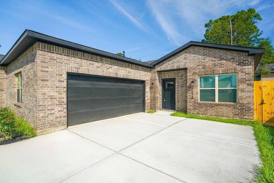 Neighborhood designed with only 49 boutique-style homes. Close-knit neighborhood with community walking trails perfect for daily strolls or morning jogs