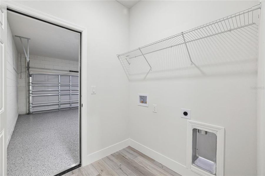 Spacious, unfurnished interior of a new home in , Citrus Springs (Image 13).