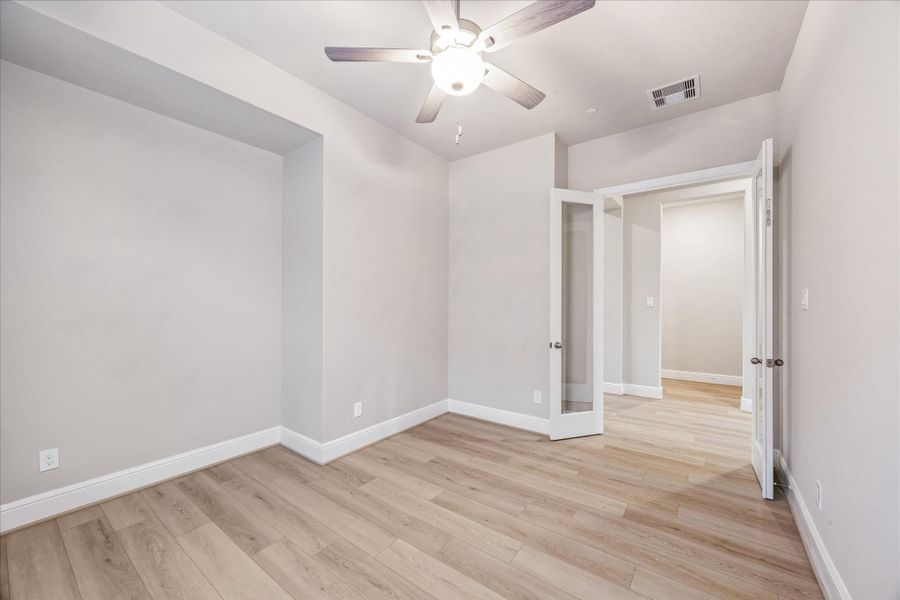Spacious, unfurnished interior of a new home in Edgewater, Webster (Image 22). Spacious, unfurnished interior of a new home in Edgewater, Webster (Image 22).