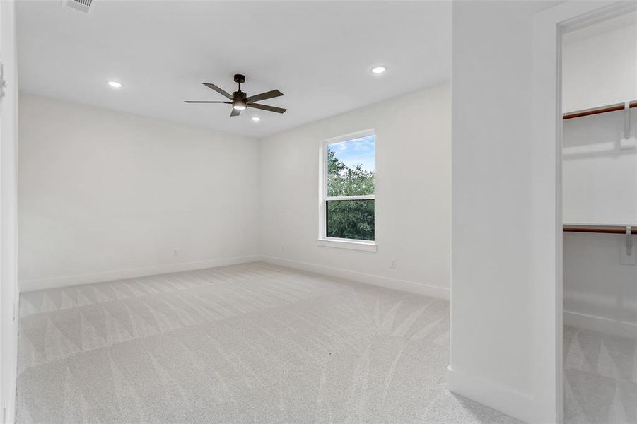 Spacious, unfurnished interior of a new home in , Dallas (Image 20).