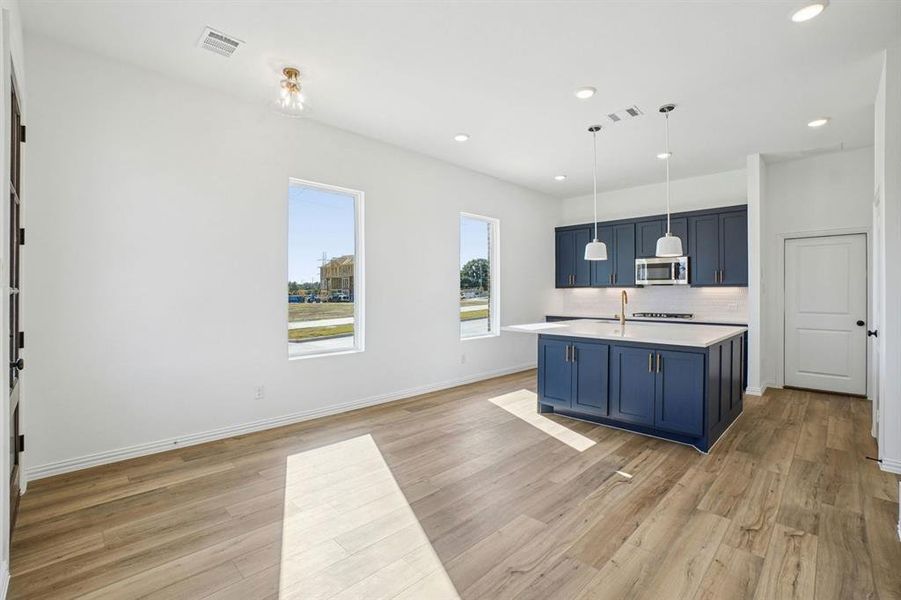 8-web-or-mls-1102 Bexar Ln-S1411-008 8-web-or-mls-1102 Bexar Ln-S1411-008