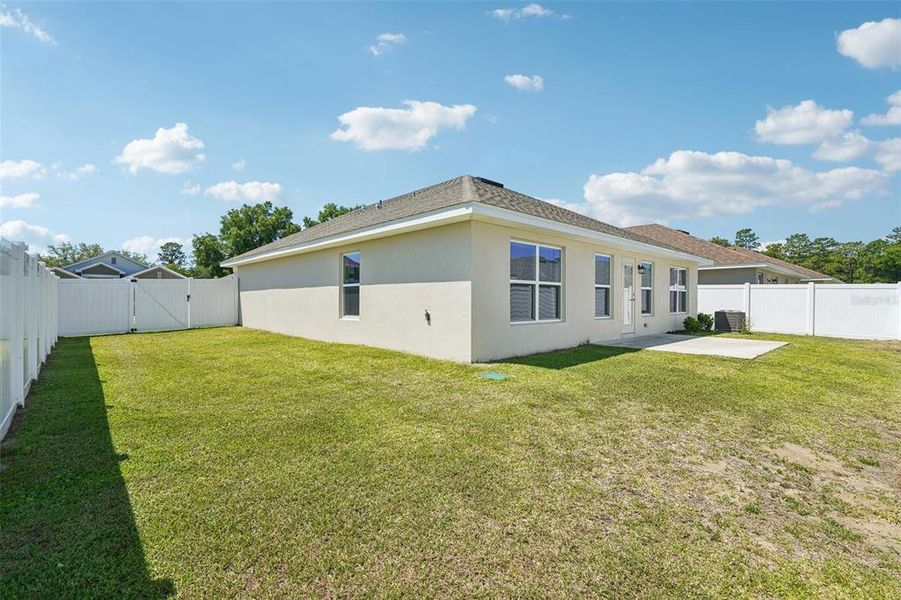 Exterior details and patio area of a home in , Ocala (Image 3).