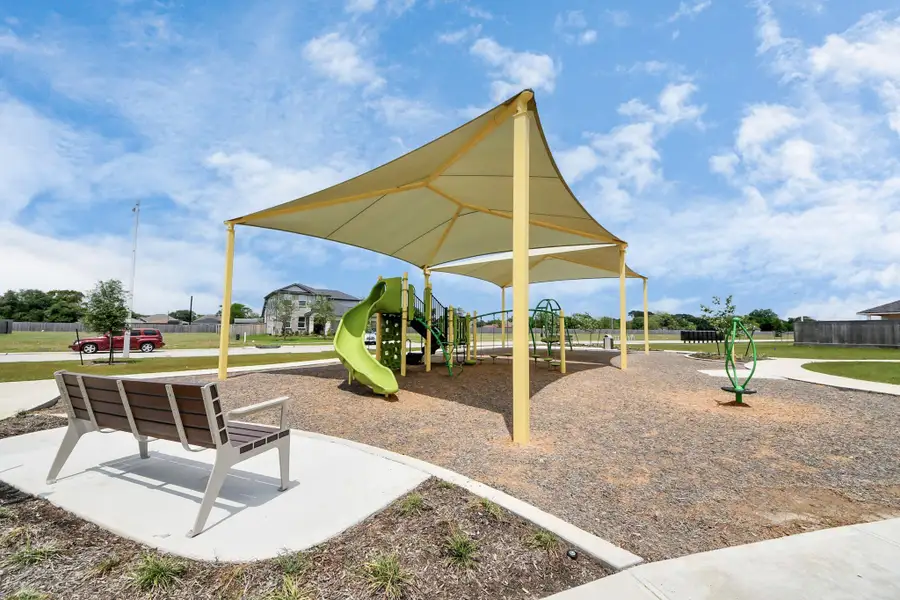 Community amenities in Sunrise Cove, Texas City (Image 10).