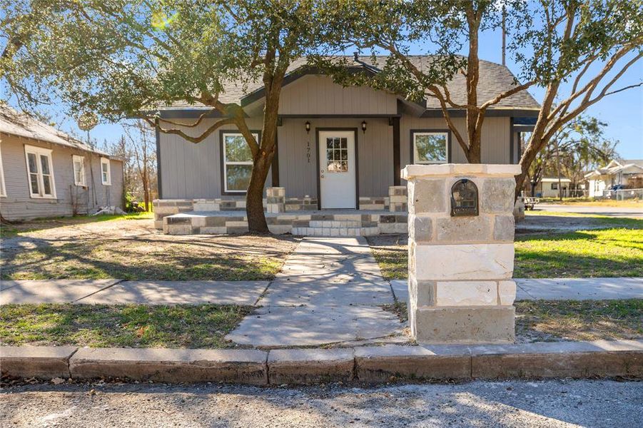 Image 22 of a home in .