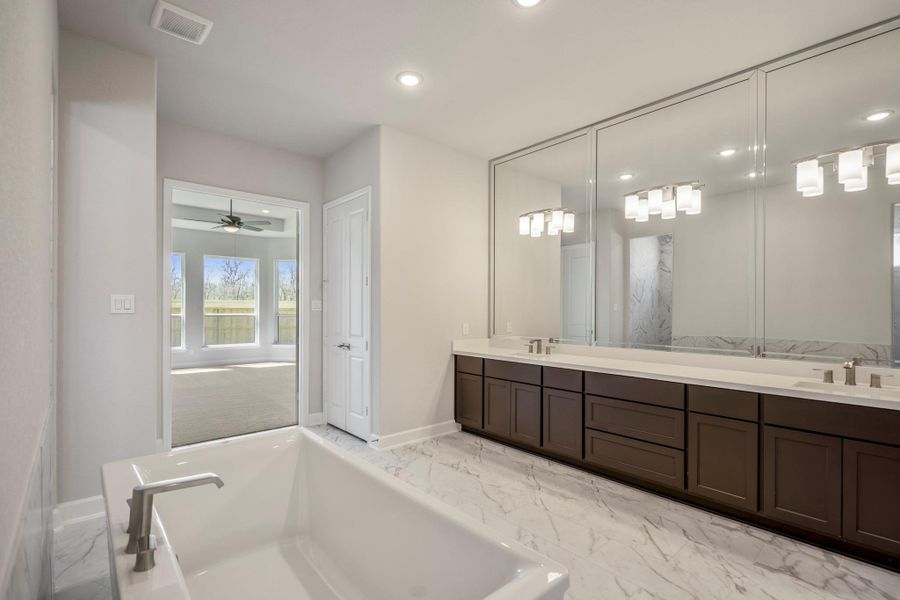 Furnished interior view inside a new home in Sienna 70′ Lots, Missouri City (Image 15).