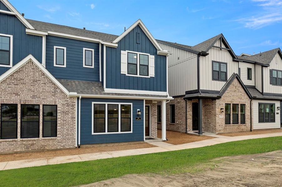 03. 709 Kerrville - Front (3)