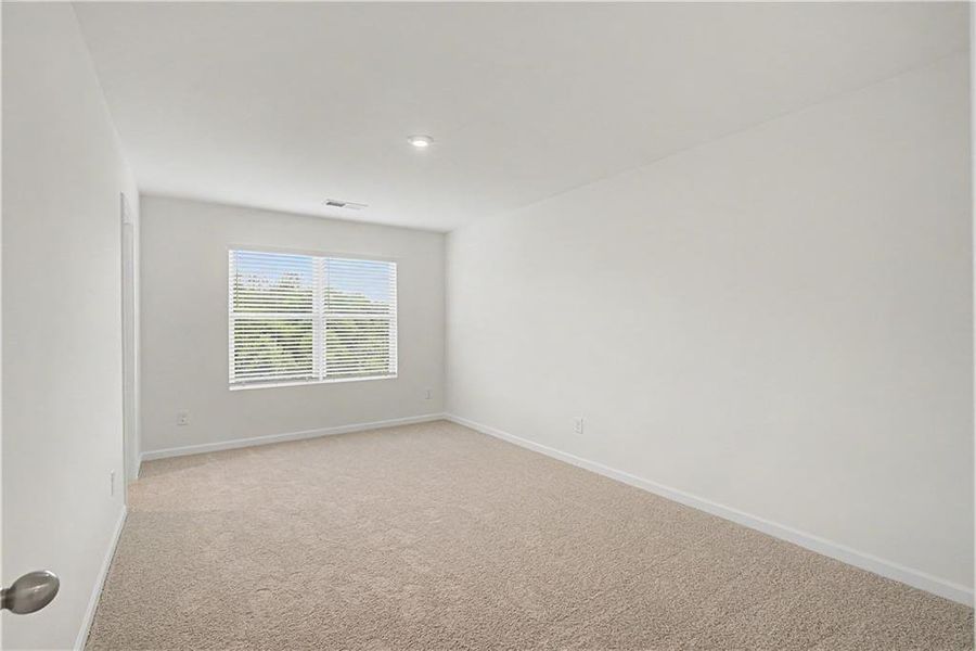 Spacious, unfurnished interior of a new home in The View at Groover's Lake, Lithia Springs (Image 23).