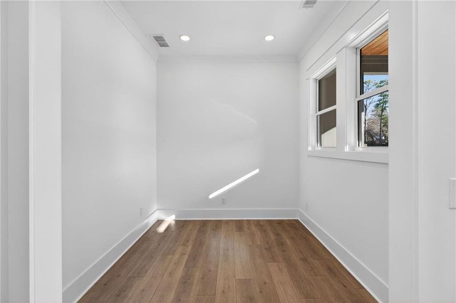 Spacious, unfurnished interior of a new home in , Dallas (Image 18).