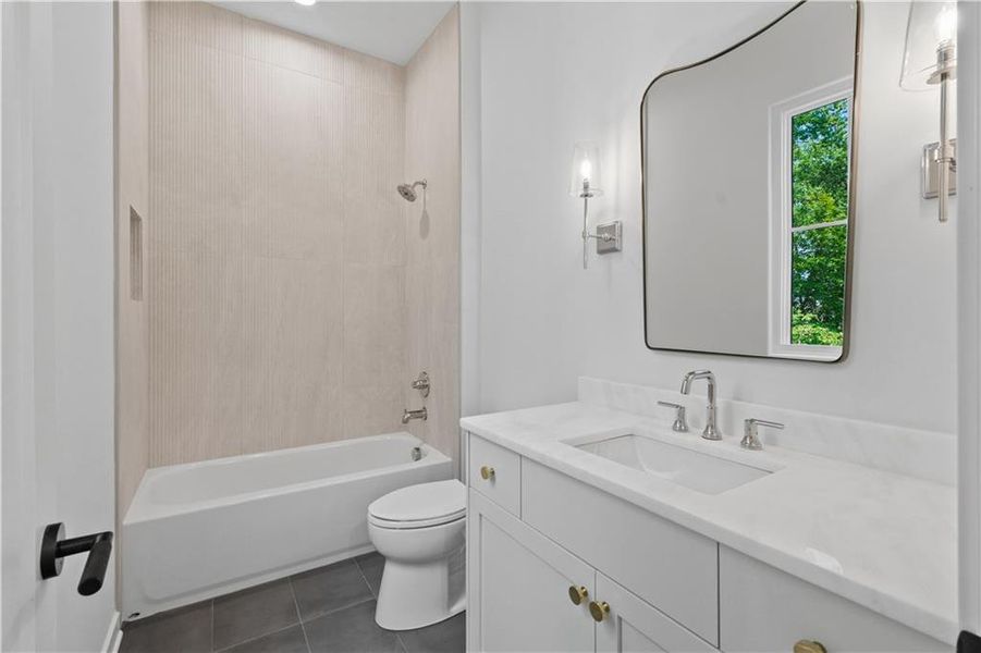Furnished interior view inside a new home in , Alpharetta (Image 79).