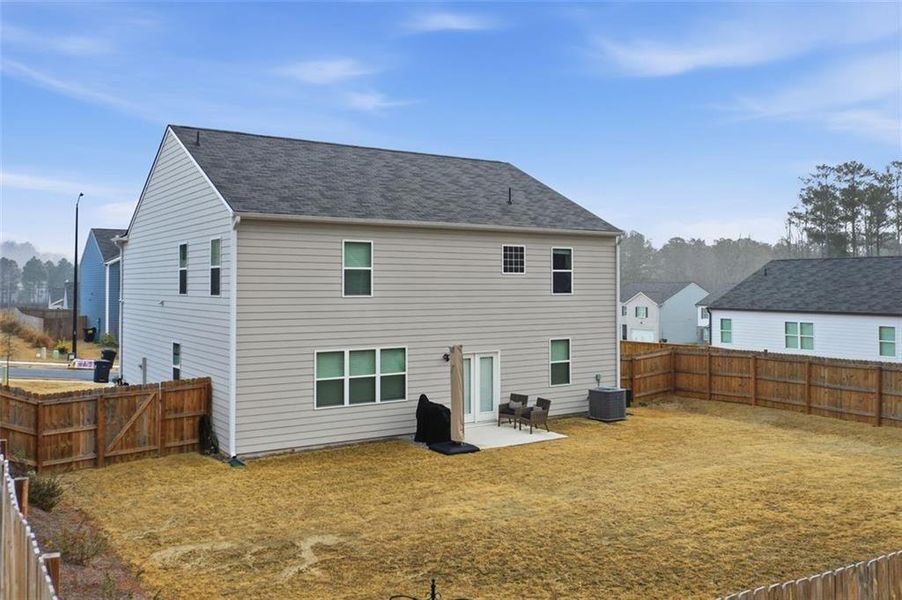 Exterior details and patio area of a home in , Dallas (Image 25).