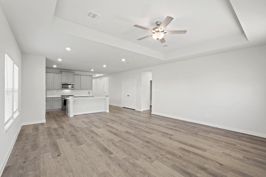 Spacious, unfurnished interior of a new home in Sunterra, Katy (Image 18). Spacious, unfurnished interior of a new home in Sunterra, Katy (Image 18).