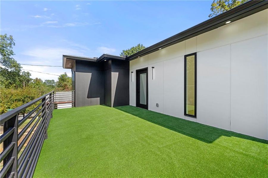 Exterior details and patio area of a home in , Atlanta (Image 27).