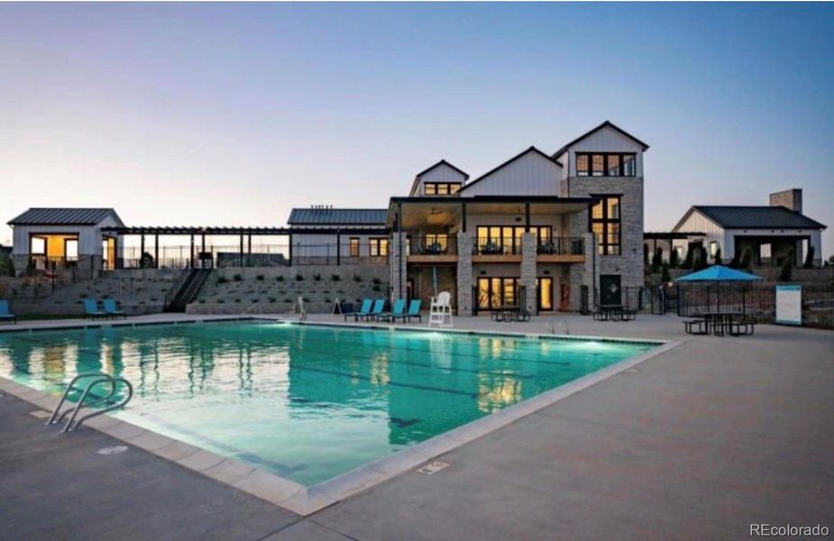 Overlook community pool, clubhouse, and gathering area.