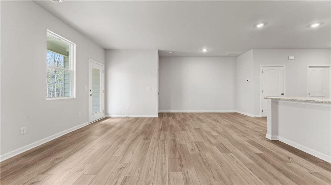 Spacious, unfurnished interior of a new home in Villages at Cedar Hill, Dallas (Image 12).