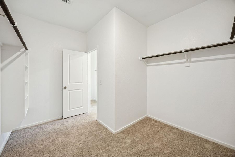 Spacious, unfurnished interior of a new home in Stokesbury, Waller (Image 28).